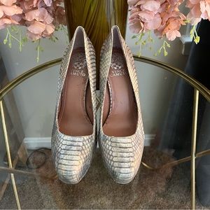 Never Worn Vince Cumuto Snakeskin Pumps